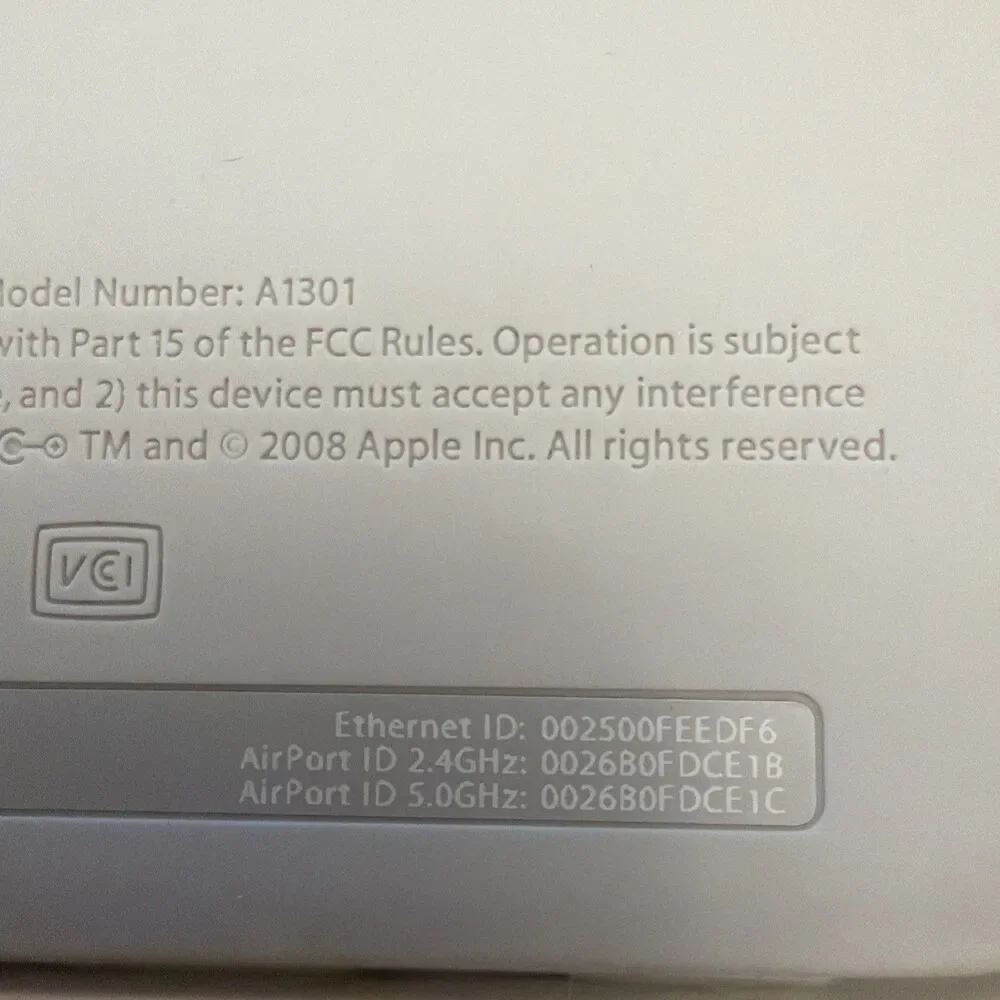 Apple A1301 - AirPort Extreme Base Station - Wireless N Router + power supply